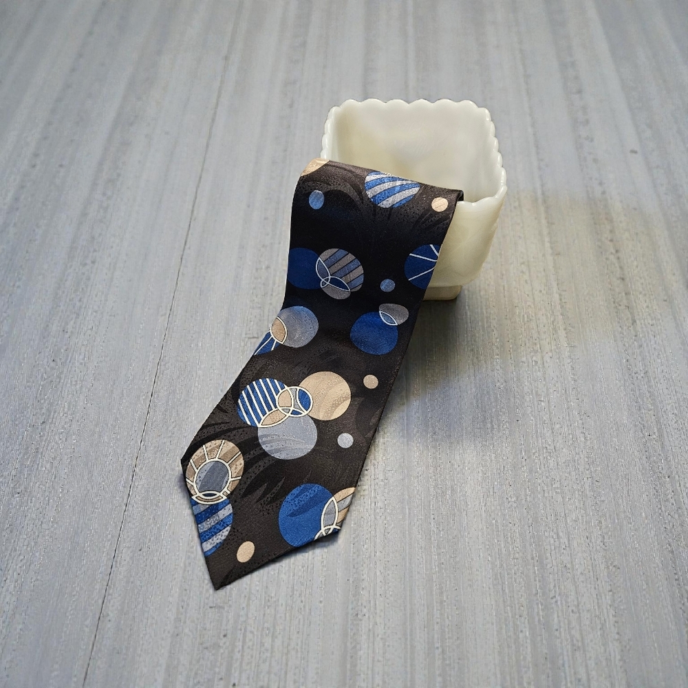 Stylish Black and Blue Patterned Men's Tie